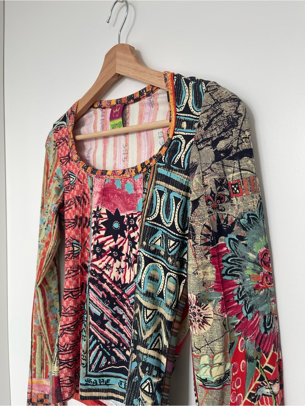 Save the Queen! Printed Long Sleeve Top - Picture 3 of 10